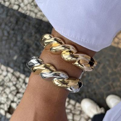 Stabiles geflochtenes Armreif aus Edelstahl Verstellbare Öffnung Schlankes offenes Manschettenarmband Schmuckstück Für Freizeit oder Formell