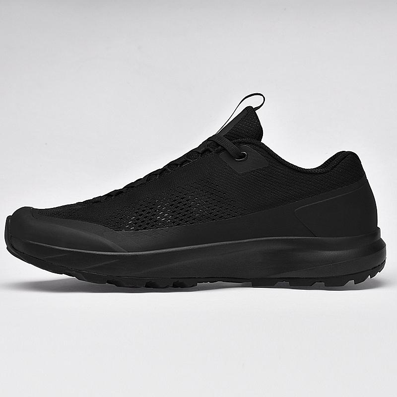 Fashion New Men's Slip On Walking Shoes Ultra Light Breathable Non Slip Running Shoes Casual Fashion Sneakers Mesh Workout Sports Flats