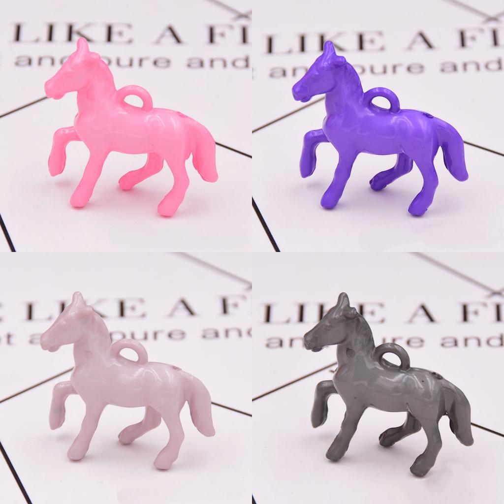 10 szt. Akrylowe Uv Błyszczące Kolorowe Charmsy Wisiorki 3D Konia Do Tworzenia Biżuterii Naszyjnik Kolczyki Bransoletka Akcesoria DIY