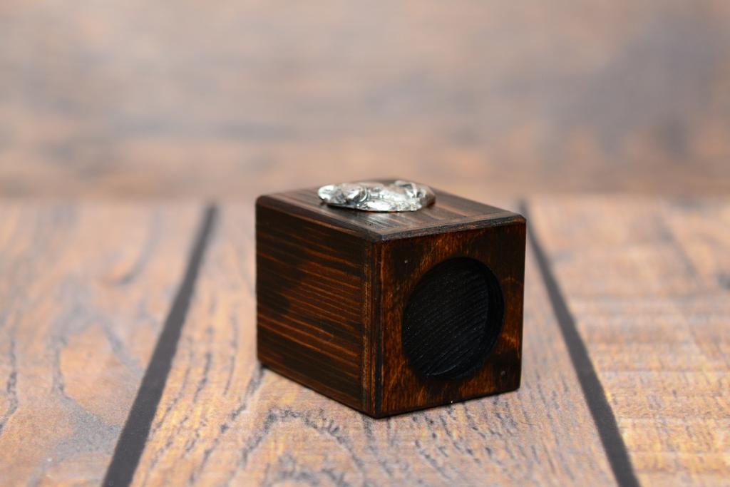 Dogue de Bordeaux, French Mastiff – Wooden candle holder with a dog, a unique souvenir after losing a dog – Design 02 | Art-Dog