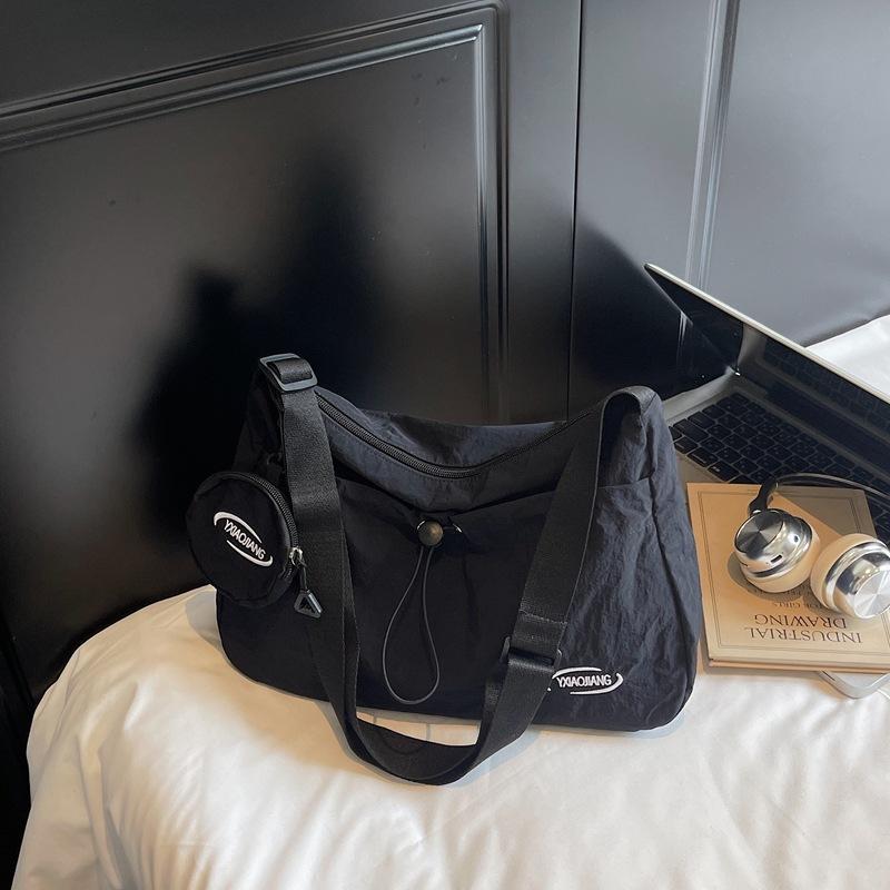 Fashion Drawstring Pleated Bag Messenger Bag Women's Large-capacity Korean Casual Shoulder Bag Student Lazy Wind Tote Bag