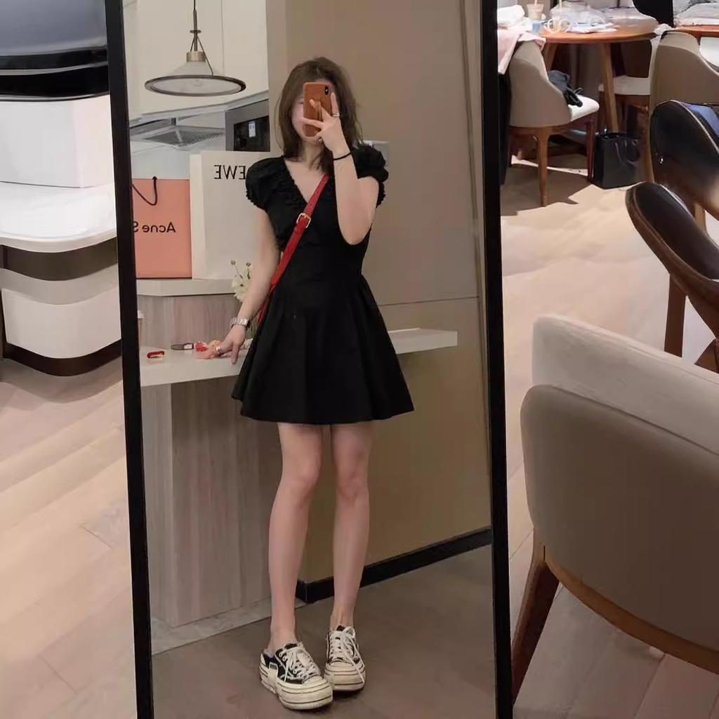 Pink slim V-neck bubble sleeve dress summer new design pleated Spice Girl French short skirt