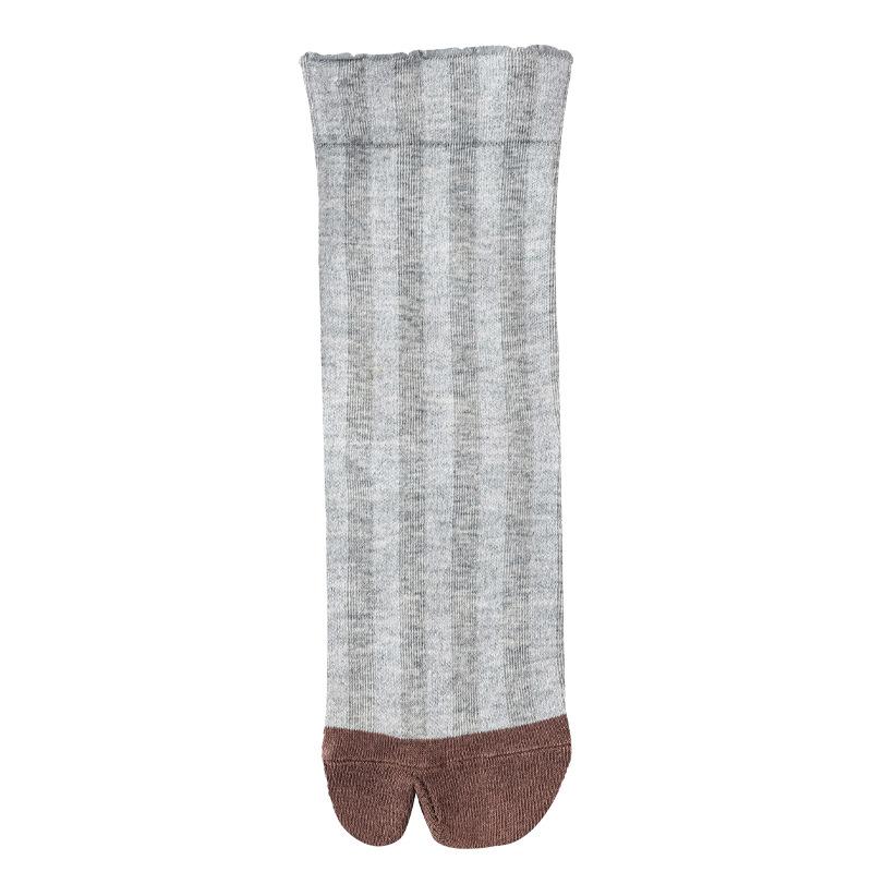 Color-blocked Two-finger Socks for Women, Mid-calf Socks, Cute Vertical Striped Thumb and Toe Split-toe Socks for Girls, Sheep's Hoof