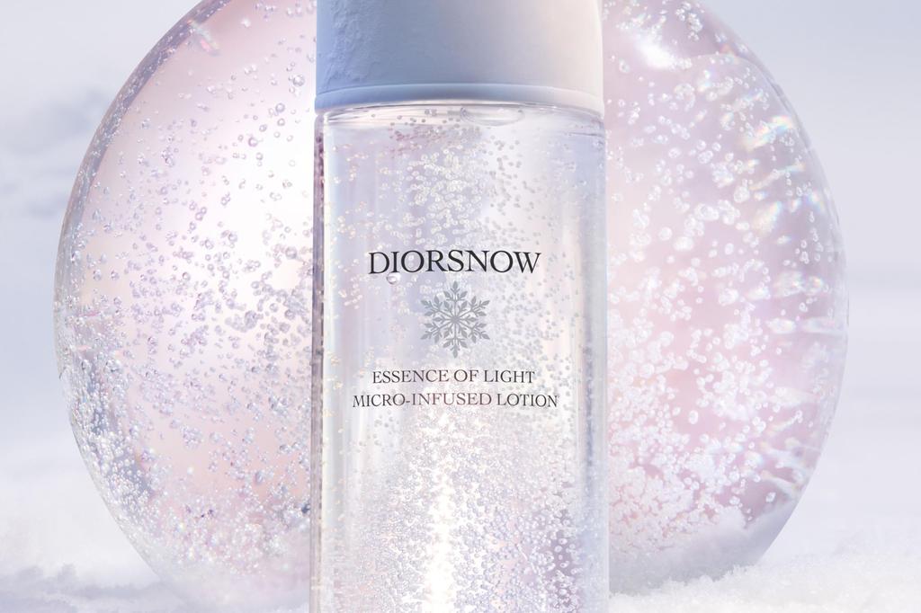Dior Snow Essence of Light Micro Lotion 175ml Skincare Cosmetics Birthday Gift with Shopper (Medicated Toner)