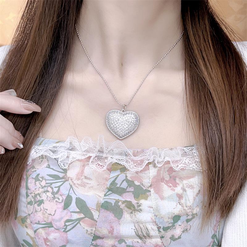 Heart-Shaped Full Diamond Clavicle Necklace - Elegant Women s High-End Peach Heart Accessory