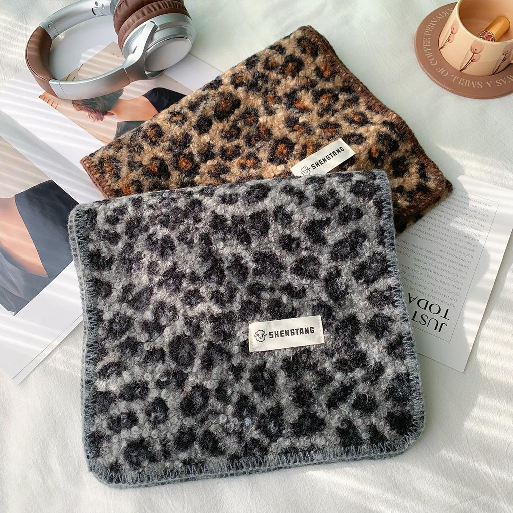 Leopard Print Scarf Women's New Models Are Popular This Year, and the Explosion Is Thickened In Winter Korean Atmosphere. Neck Protection Scarves Are