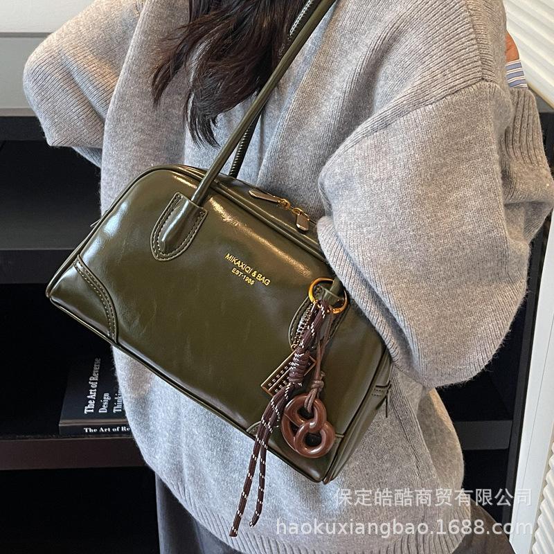 Simple casual versatile exquisite fashion foreign style new ins trendy temperament 2025 autumn women's shoulder armpit bag