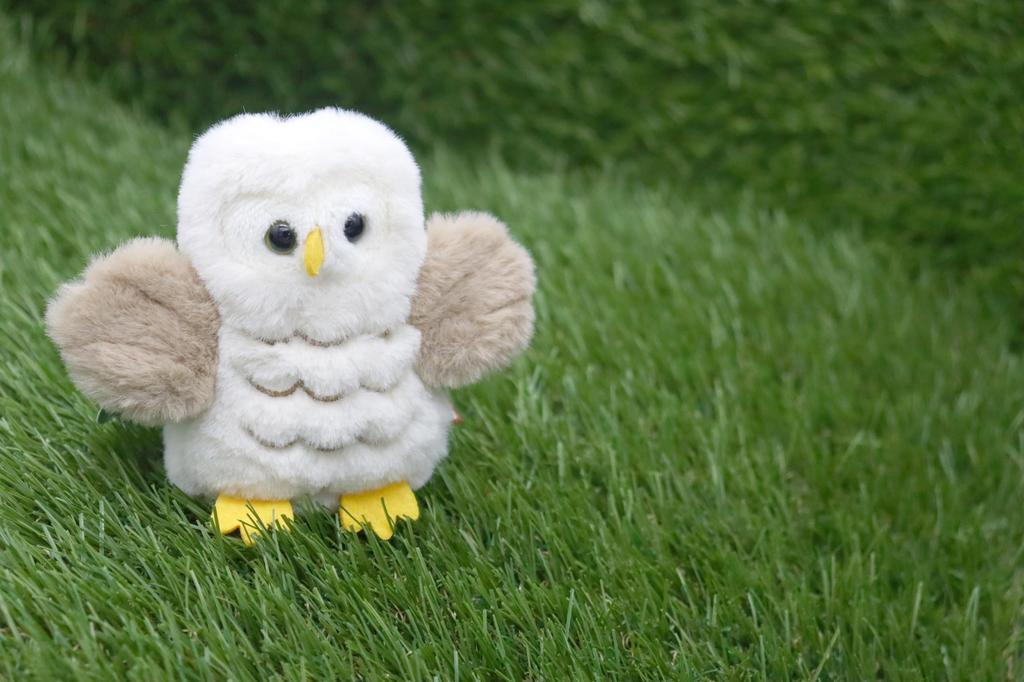 Takeoff Patter Owl Keychain Cute Owl with Its Wings Spread and Stuffed Toy Box flapping.Beige [music Included]