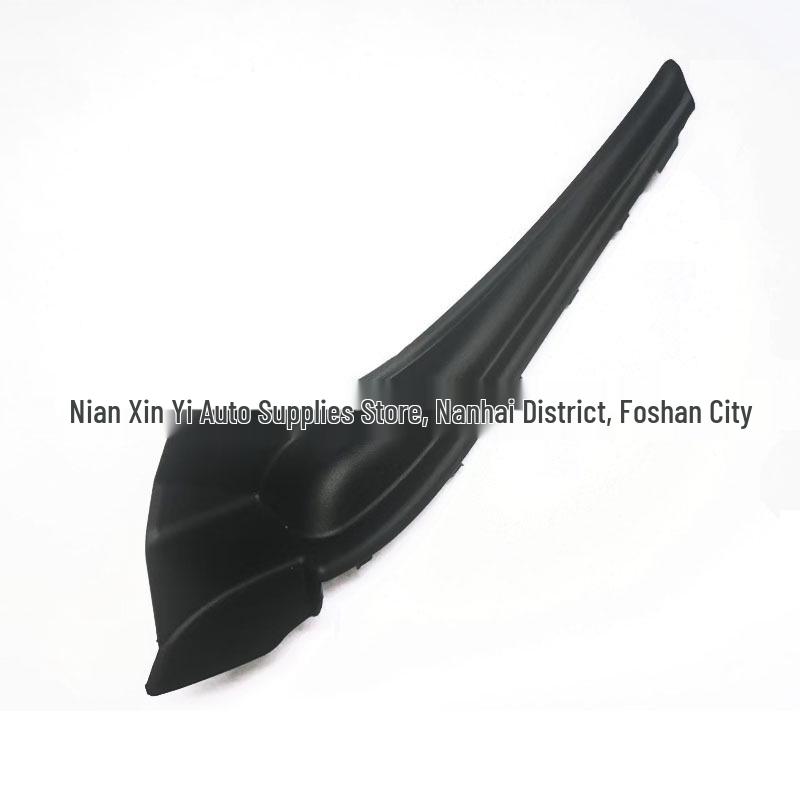 Versa Windshield Lower Corner Wiper Trim Panel 66894-3AN0A/66895-3AN0A