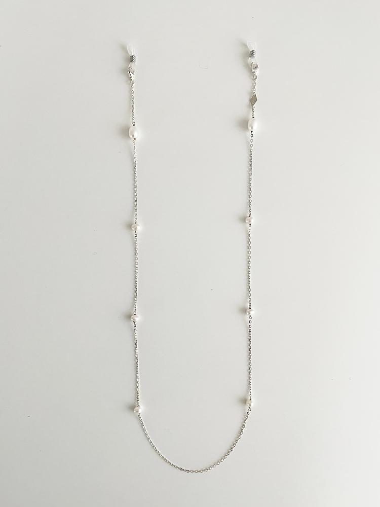 Elliona Glasses Necklace - Pearl