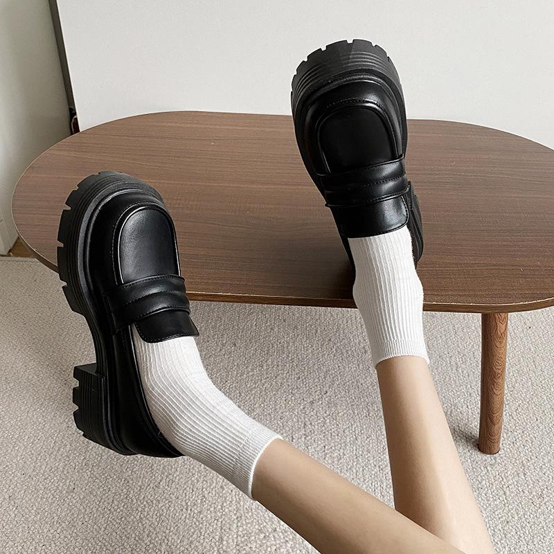 Scarpe Basse in Pelle Piccole Giapponesi Britanniche da Donna Nuove con Suola Spessa e Tacco Grosso Slip-on Stile Preppy Scarpe a Punta Larga