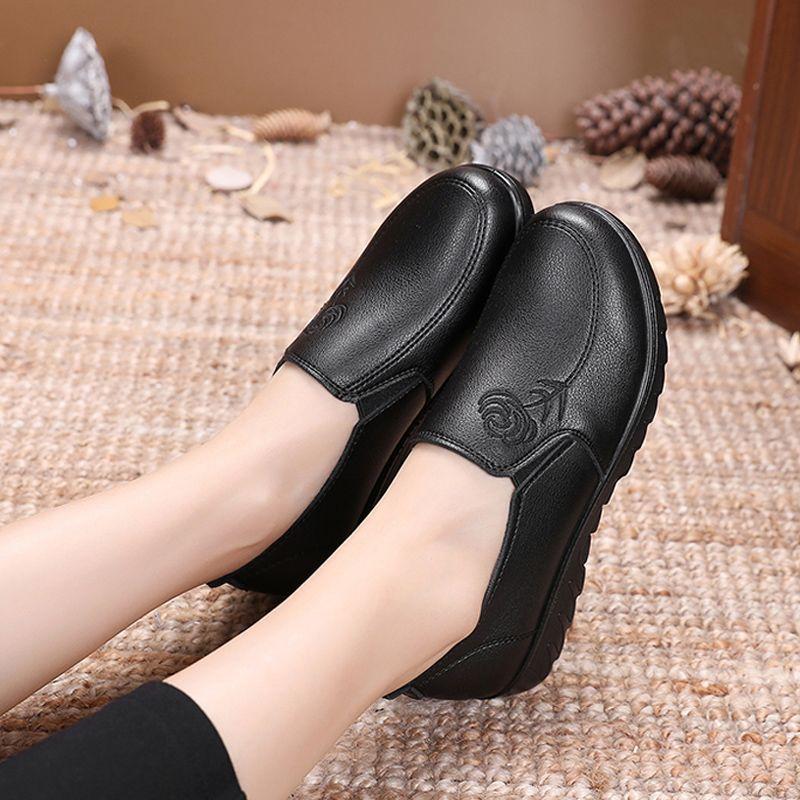 Spring Soft Soled Loafers Black Leather Shoes Anti-Slip Daily Shoes ladies Daily Work Shoes Flats Sneakers