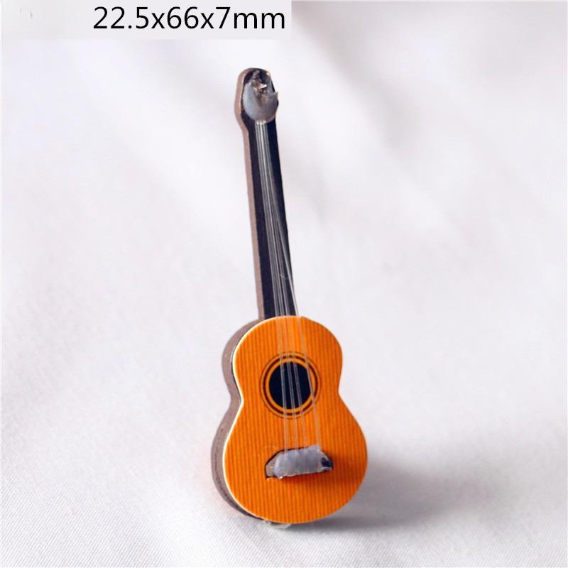 Figurines 1:12 Dollhouse Mini Wooden Miniature Guitar Garden Decor Handmade Craft Musical Decoration Wood Craft Kids Gifts