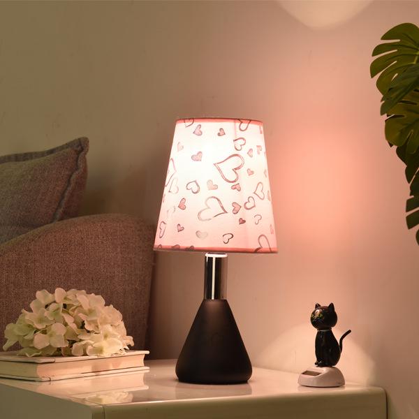 

Сучасна світлодіодна димована приліжкова та настільна лампа для навчання із захистом очей та пультом дистанційного керування Button Switch