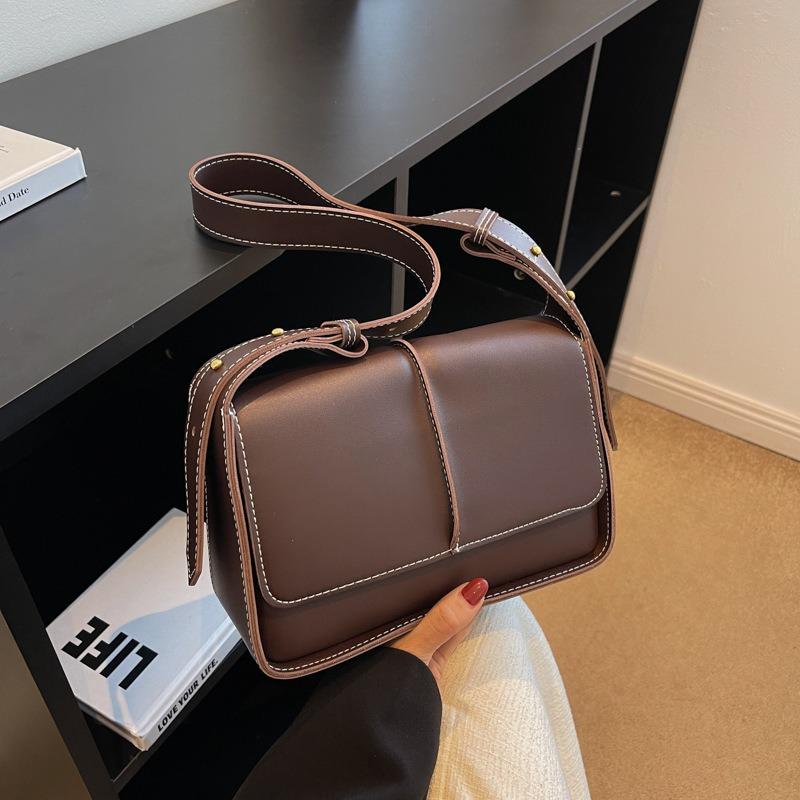 Today's popular small bags women's niche design fashion autumn and winter shoulder bags small square bags