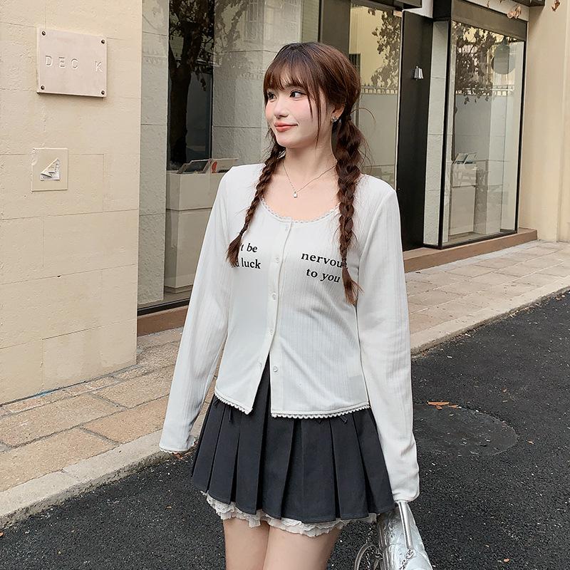 Autumn Floral Lace Trim U-Neck Plus Size Slimming Knitted Top for Women