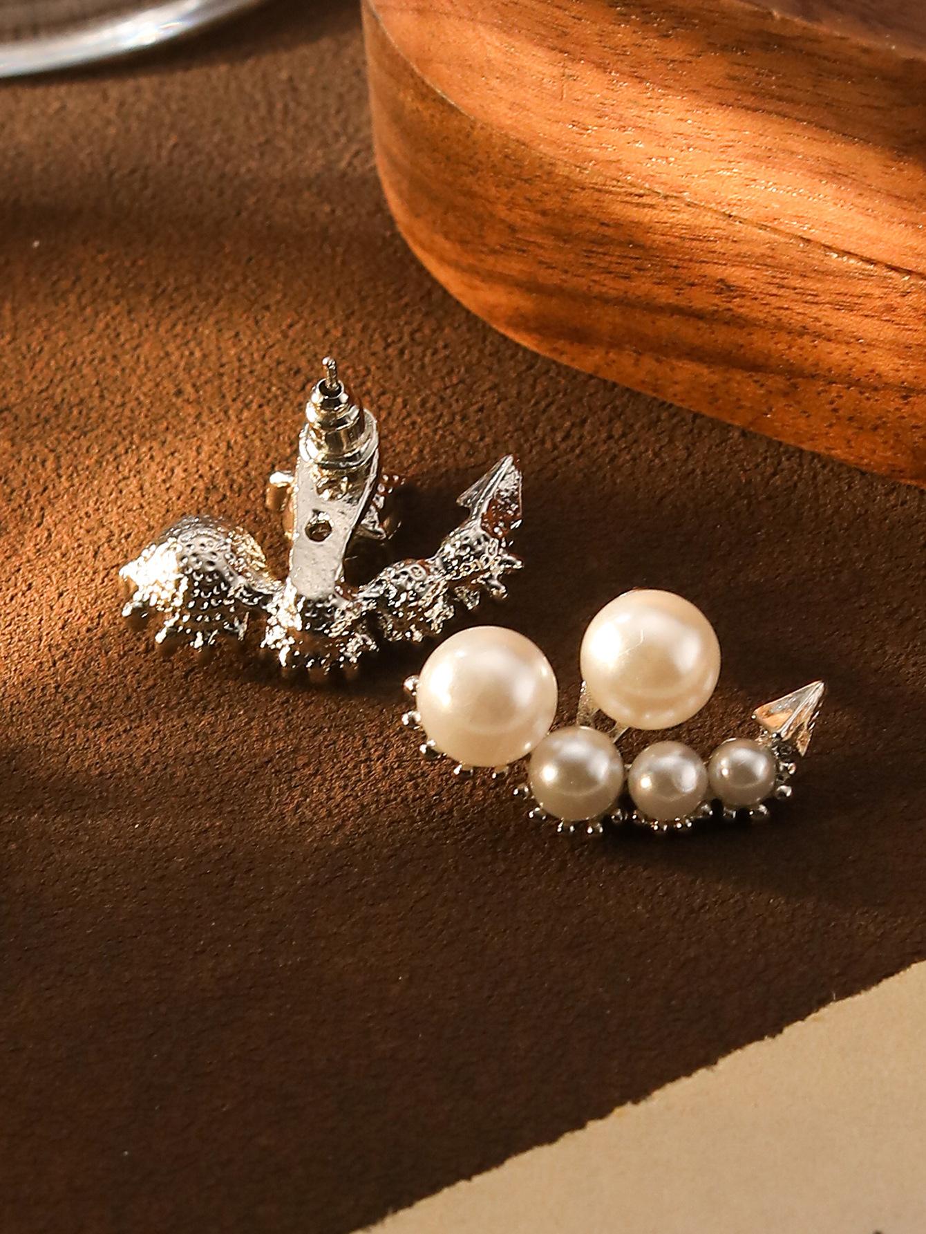 Irregular Lava Crescent Crescent Earrings French Niche Design Personalized Retro Adjustable Earrings A Two-Wear Earrings