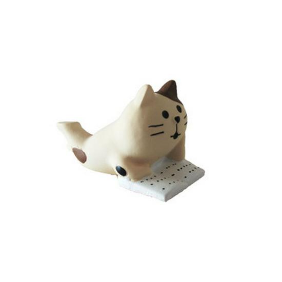 

Japanese ZAKKA Resin Miniature Cat Ornament: Creative Desk or Bookstore Decor & Birthday Gift.