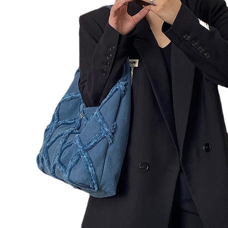 Geantă de umăr vintage din denim cu ciucuri argyle pentru femei