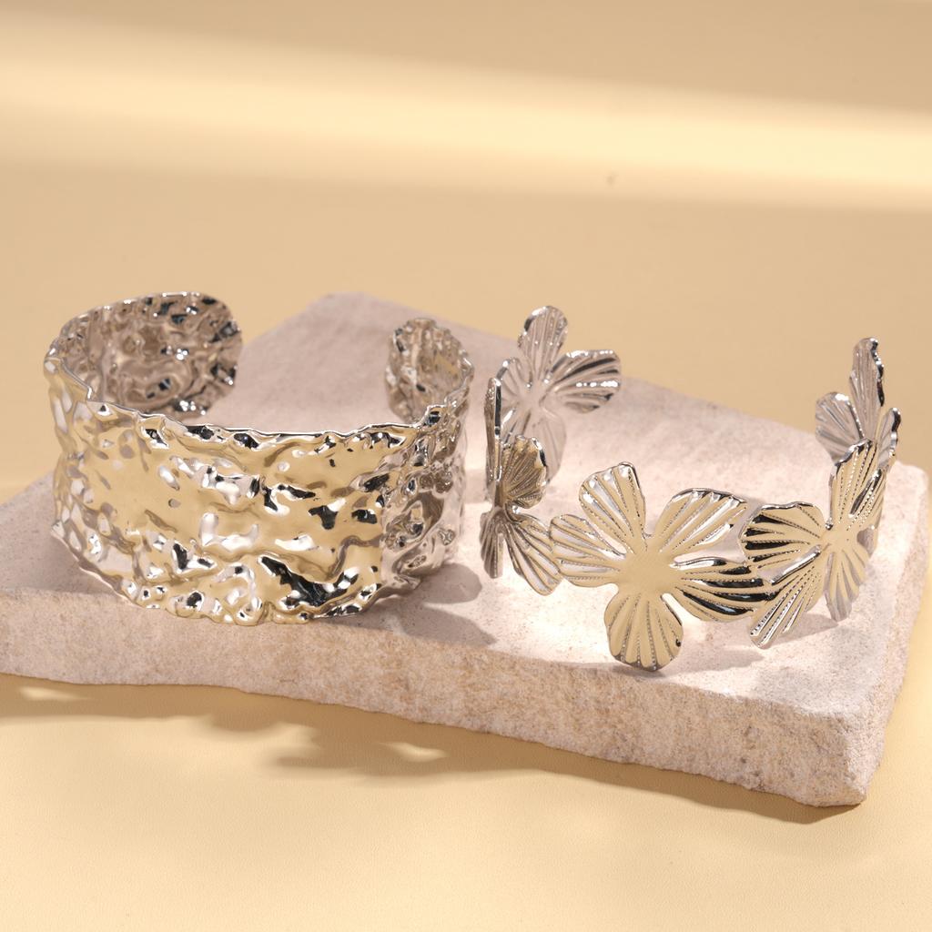 Cold wind metallic pleated flower opening bracelet a sexy bracelet