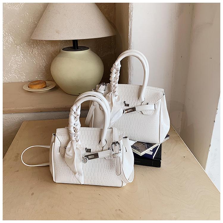 2026 Summer Crocodile Pattern Retro Platinum Bag: Women's Single Shoulder and Crossbody Handbag