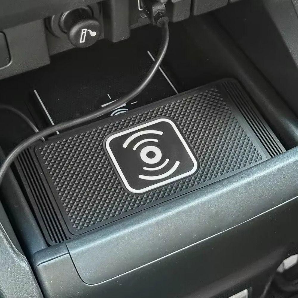 Non-Slip Pad Wireless Car Charger 15W Car Charging Pad Car Wireless Charger Interior Accessories