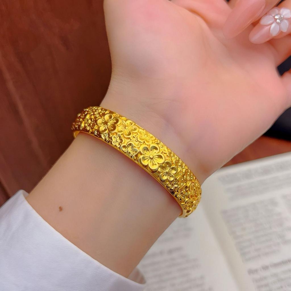 Wide-faced Peach Blossom Open Bracelet for Women Niche Retro High-end Solid Bracelet