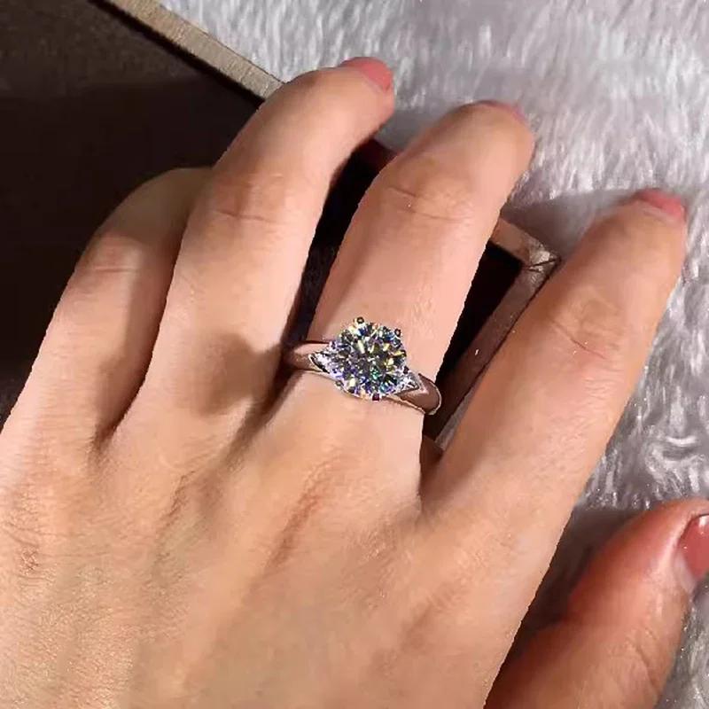 Huitan Brilliant Shiny CZ Rings for Wedding Band Luxury Opulent Exquisite Finger Accessory Elegant Temperament Jewelry for Women