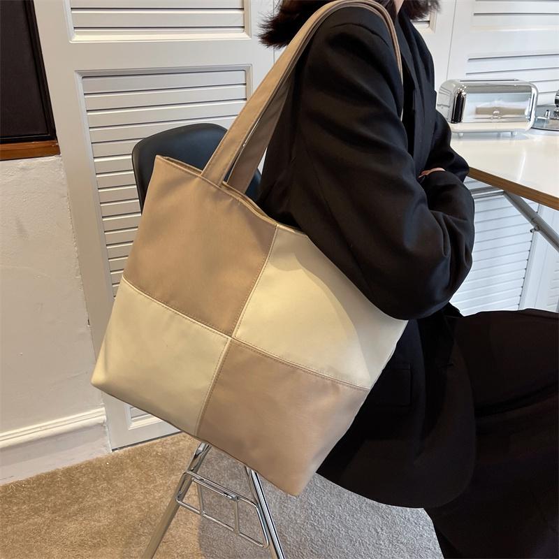 IELGY Fashion All-match Color Contrast Stitching Large Capacity Shoulder Bag Women