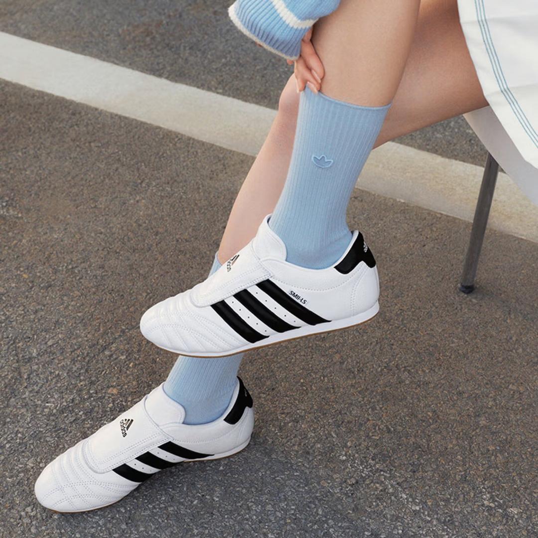 

Идентичные низкопрофильные обувь для тхэквондо Song Yuxi от Adidas Обувь для боевых искусств Adidas Clover JQ4774 35.5 белый