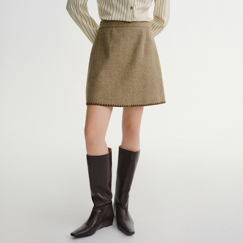 

Single Bundle of Plus size Women s Dress [Maple Sugar Madeleine] Colorful Teed Preppy style Suit 2025 Winter New Outwear Color Dot Brown (Skirt) JP3