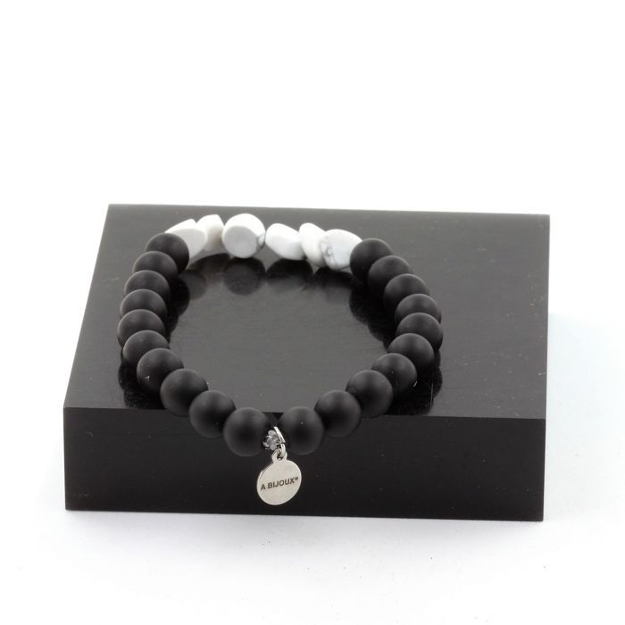 Stones and Minerals. Howlite Bracelet from the USA + Matte Black Onyx Beads 8 Mm. Made In France.