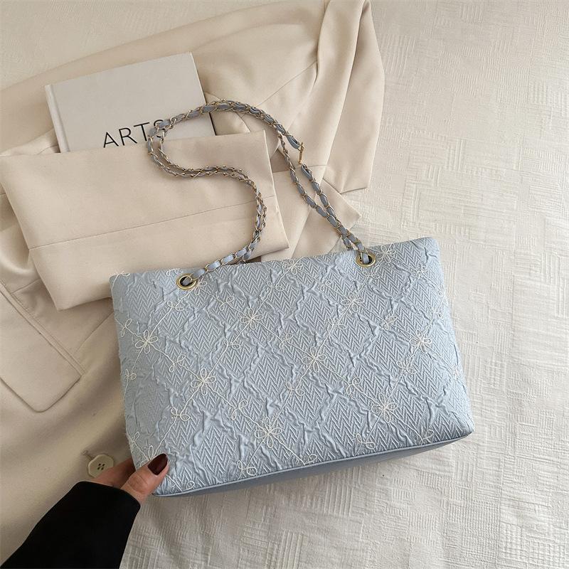 

Модная цепочная сумка через плечо высокой стоимости 2025 лето новая нишевый дизайн универсальная ins высококлассная сумка-тоут синий