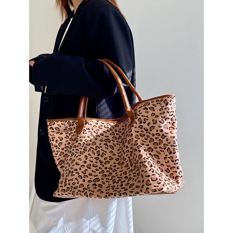 IELGY Large Capacity Tote Bag Leopard Print Retro Shoulder Handbag