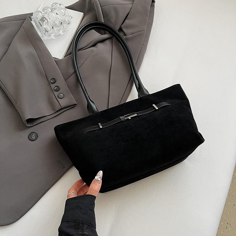 

Korean version of niche portable vegetable basket bag women s 2025 new hand bucket bag single shoulder crossbody small tote bag tide чёрный