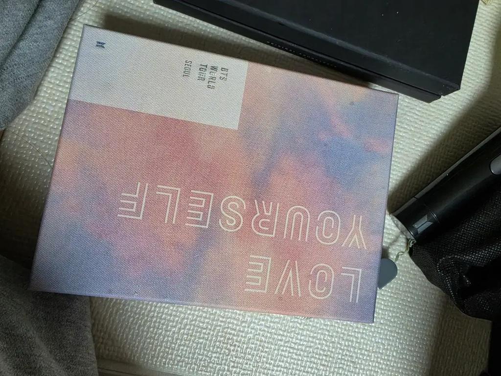 BTS (Bangtan Boys) LOVE YOURSELF Seoul DVD + V Photocard Used