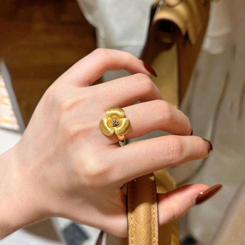 Flower face forever in the ancient style brushed magnolia ring exquisite white ring