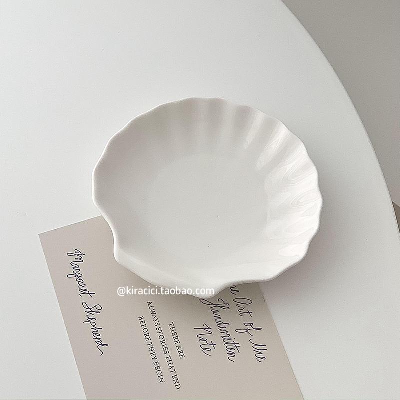 Weiße Keramik Muschelschale: Schlüsselhalter, Schmuckständer, Kerzenständer und Dekoration.