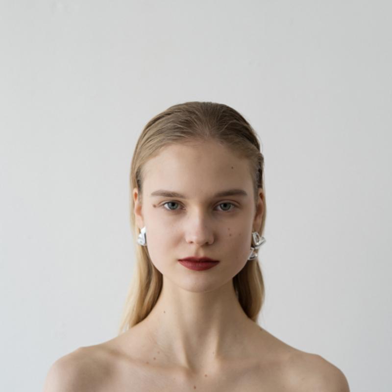 1064STUDIO The Body 06E