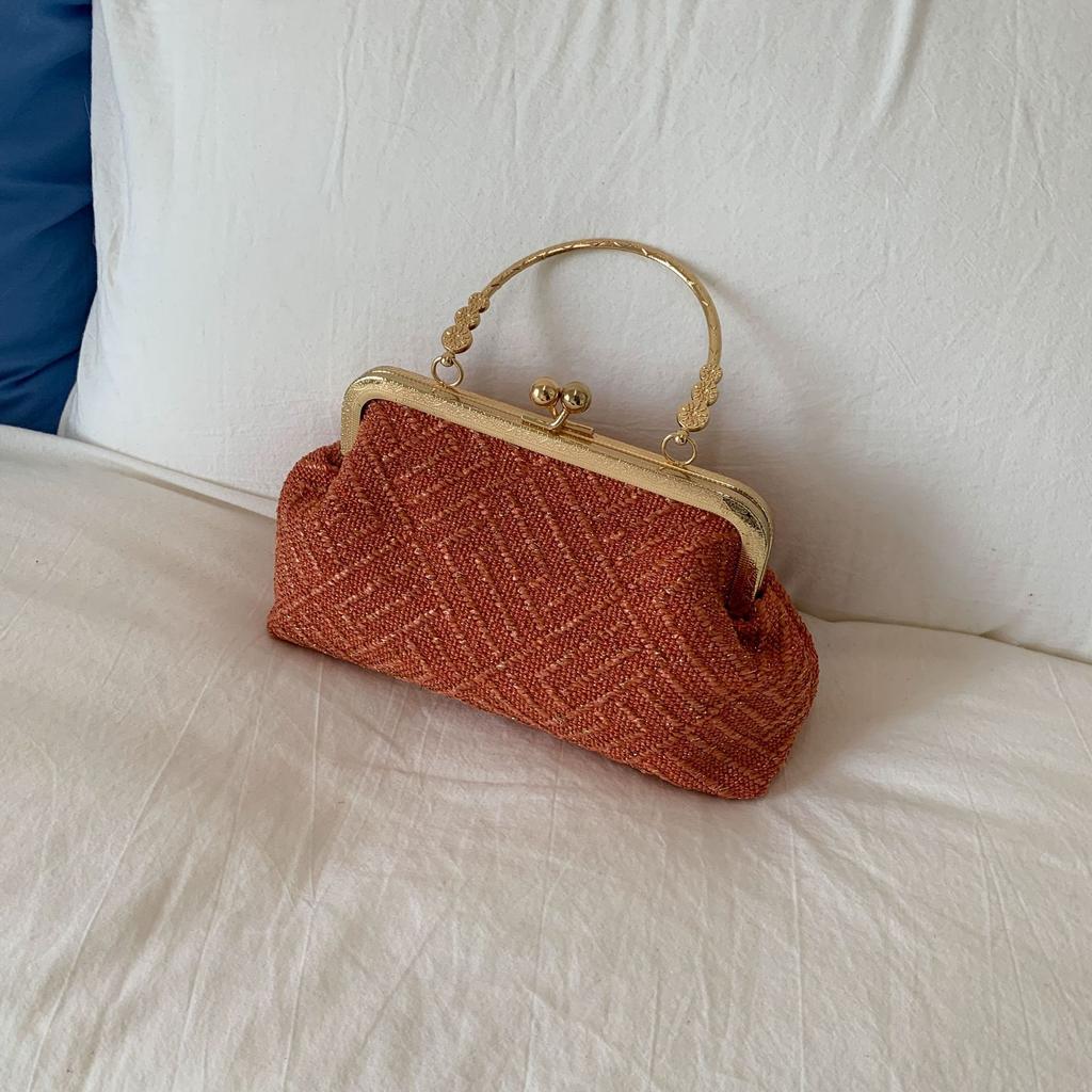 Foreign Style Dinner New Braided Clip Lock 2025 Foreign Style Trend Large Capacity Shoulder Crossbody Chain Shell Bag