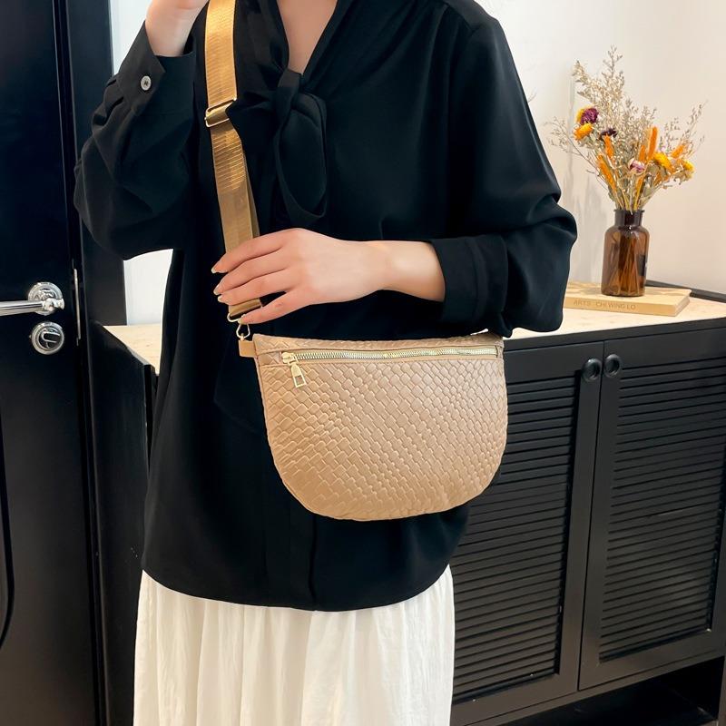 Trend retro niche design women's bag summer new popular temperament shoulder crossbody breast bag fashion versatile