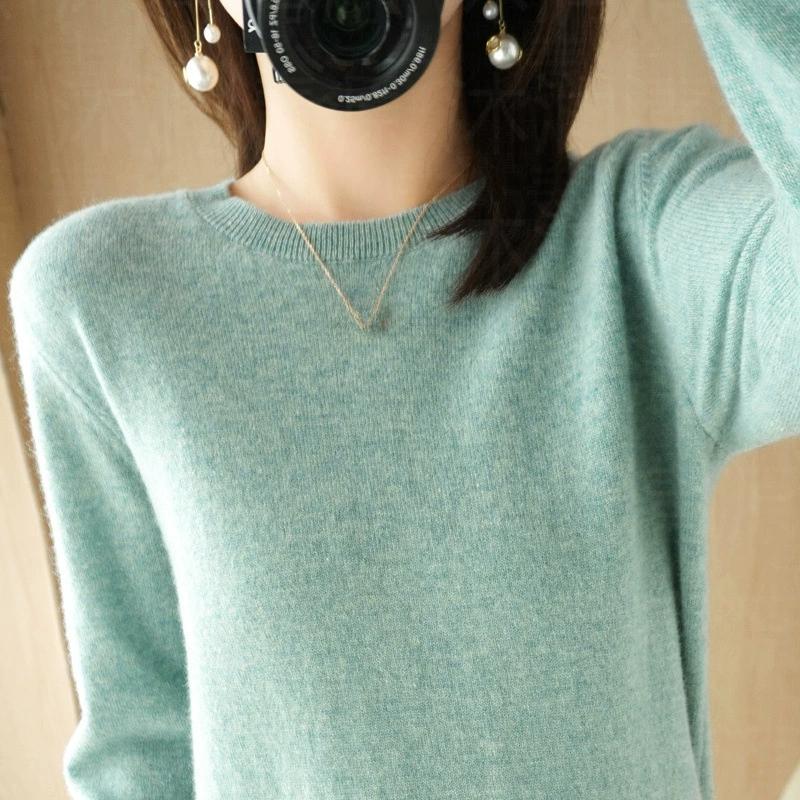 Autumn and Winter Round Neck Sweater Women's Pullover Knitted Sweater Solid Color Long Sleeved Women's Thin Short Base Shirt