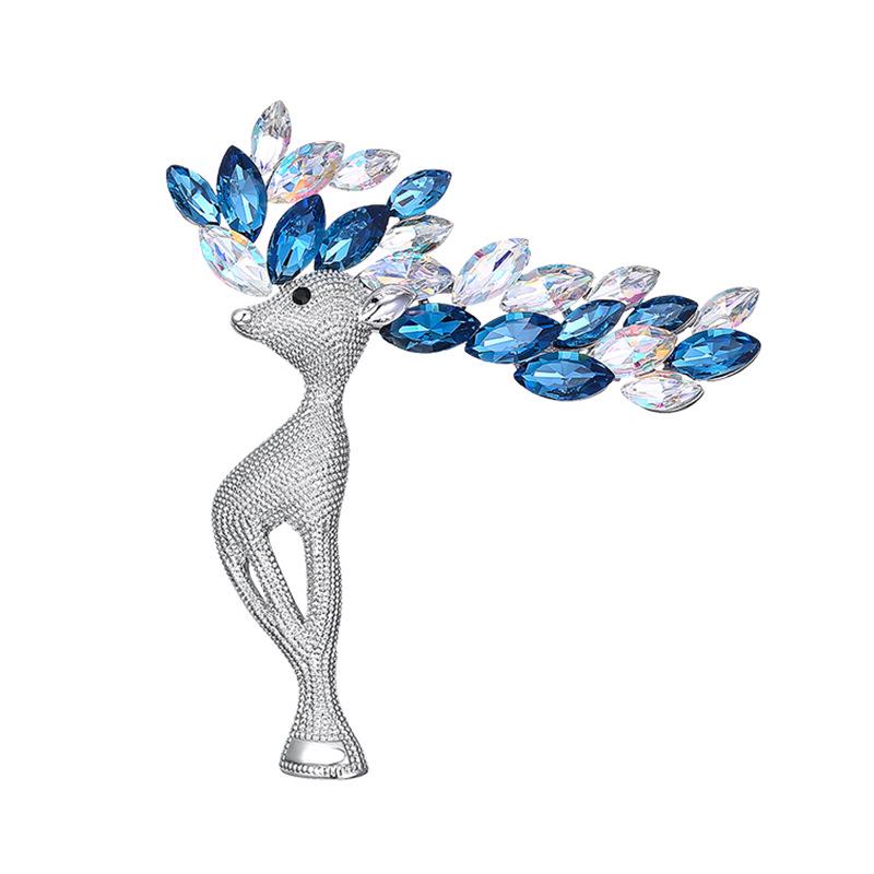 A Deer with You Brooch for Women: Simple and Versatile Crystal Deer Brooch with A Unique Design Sense