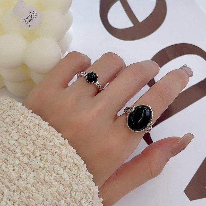 Black Geometric Luxurious Agate Ring For Women With Unique Vintage Charm And Adjustable Size
