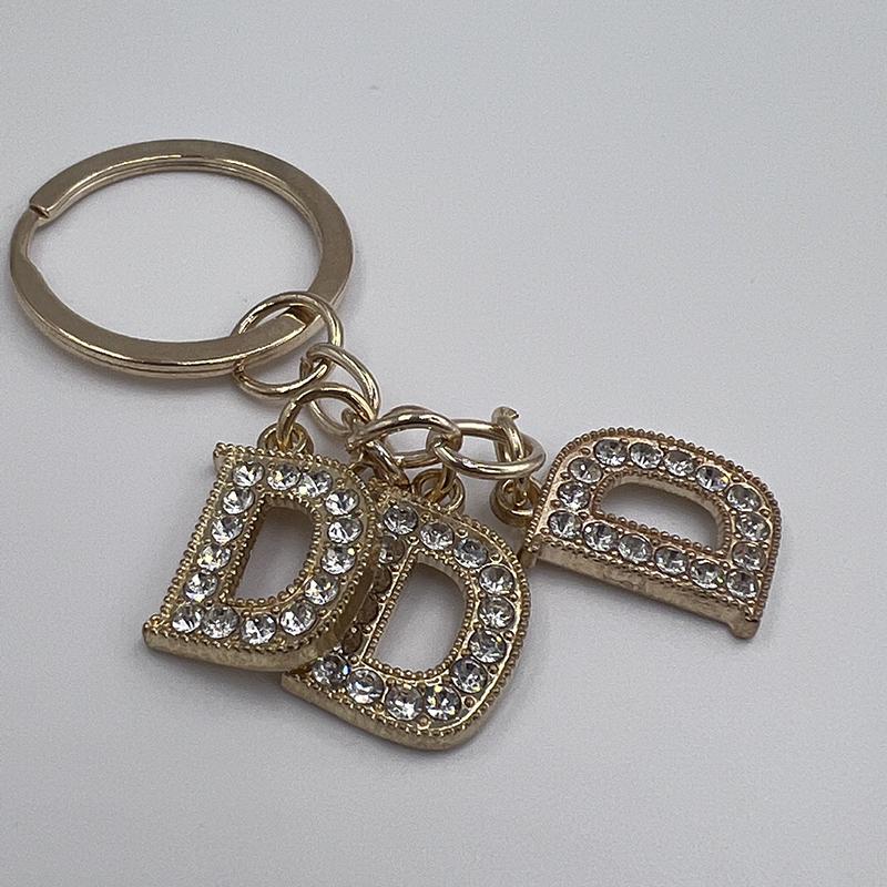 

Letter Alloy Keyring Full Diamond Initial Keychain Bag Pendant Charms Exquisite Backpack Decoration Birthday Gifts