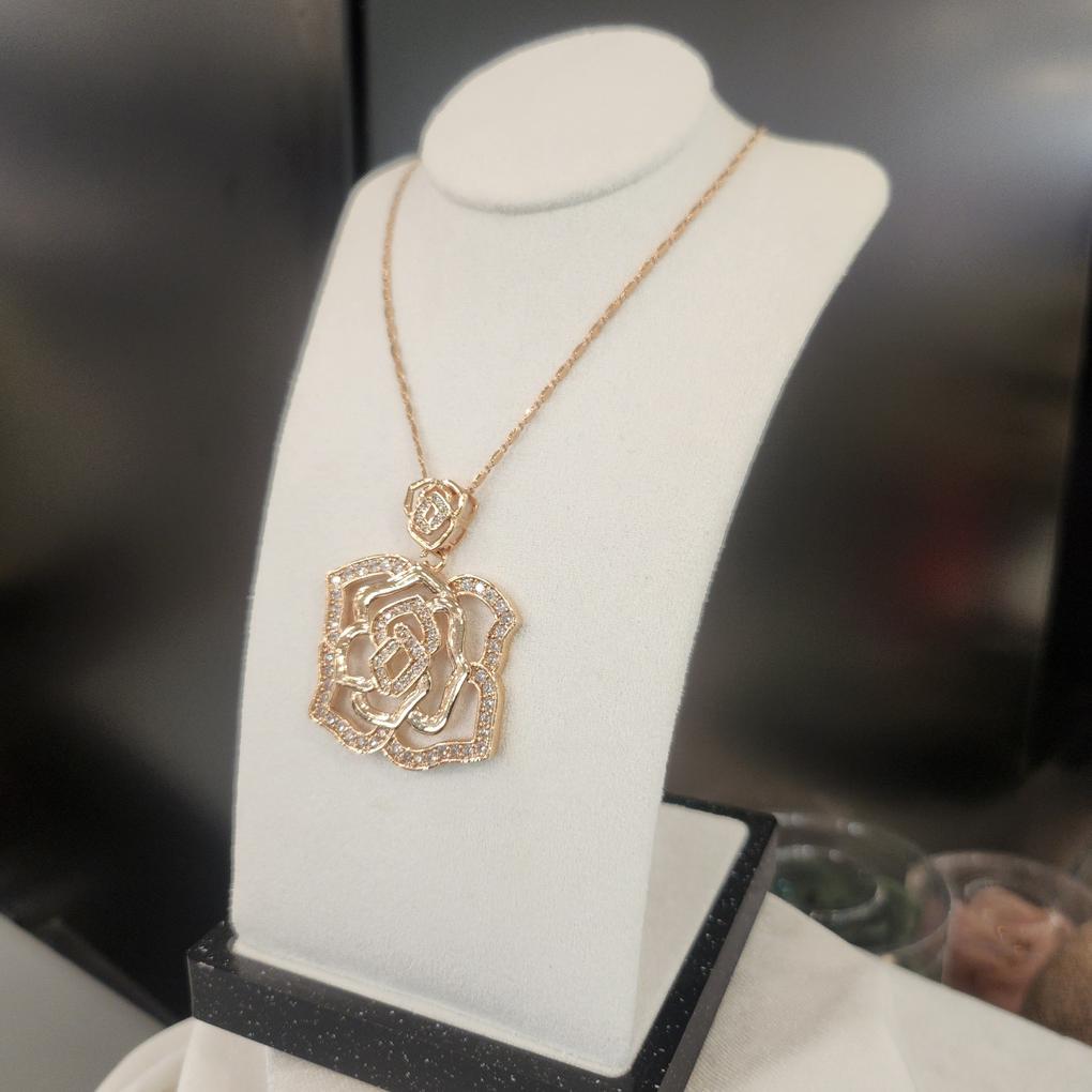 Atria Pink Rose N Flower Long Necklace JTONEFR0029PKF