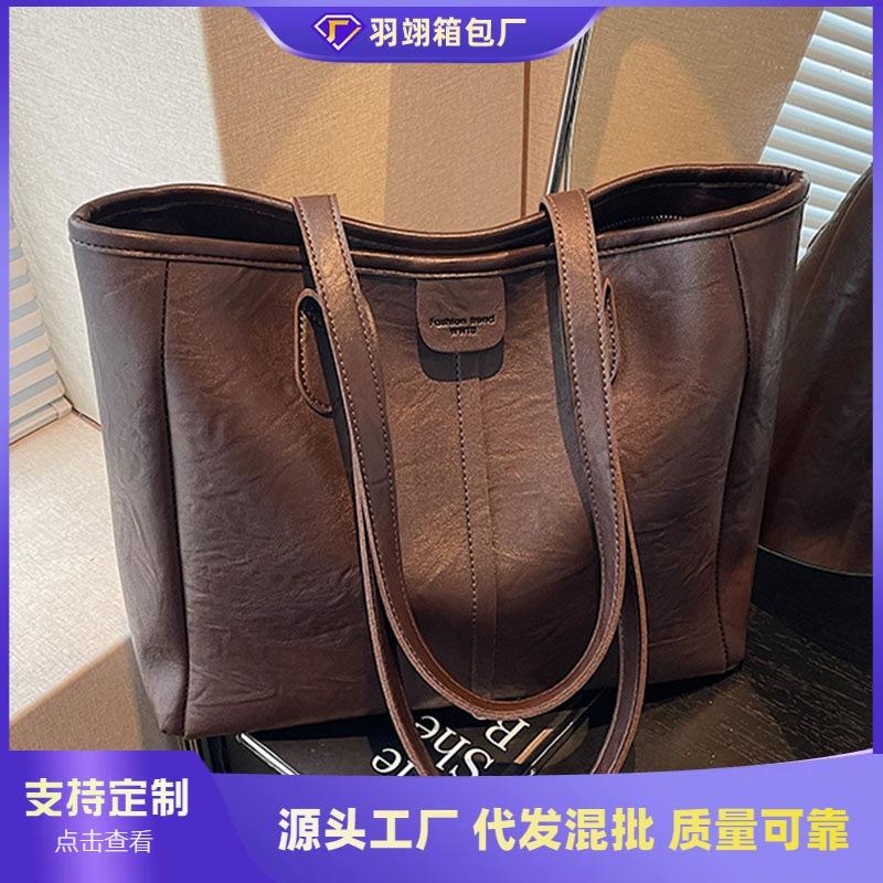 Popular bags women's large-capacity new autumn and winter versatile simple retro shoulder bag commuter tote bag