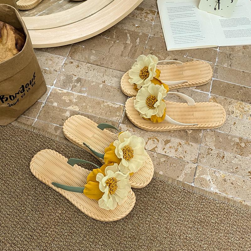 Women's 3D Floral Flat Sandals Boho Braided Flower Flip Flops Lightweight Slide Shoes Summer Non-Slip Slippers Open Toe Beach Dress Shoes for Women