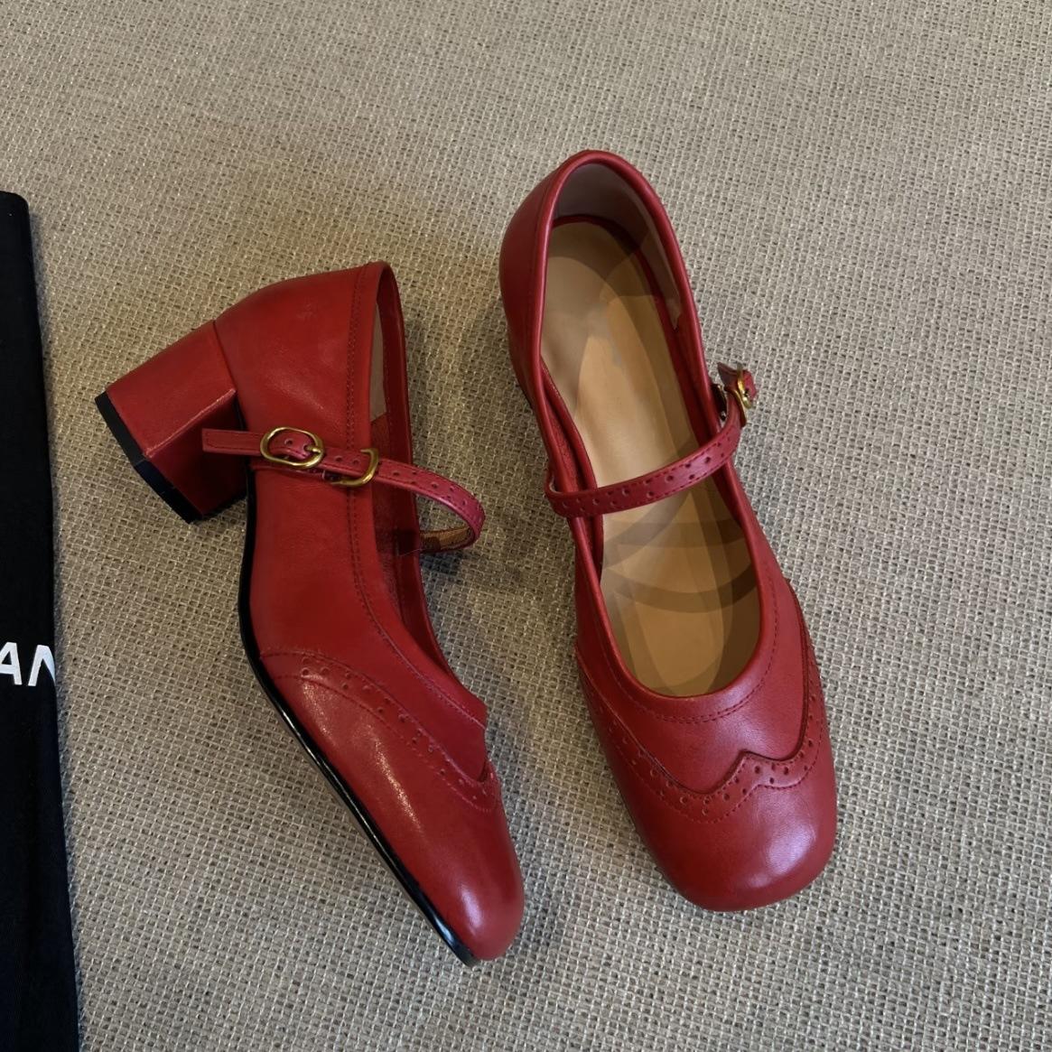 

Версия из коровьей кожи~ универсальные туфли Мэри Джейн с пряжкой из одного слова, легкие туфли на толстом каблуке, женские туфли в стиле ретро с квадратной головкой из кожи, маленькие одинарные туфли 40