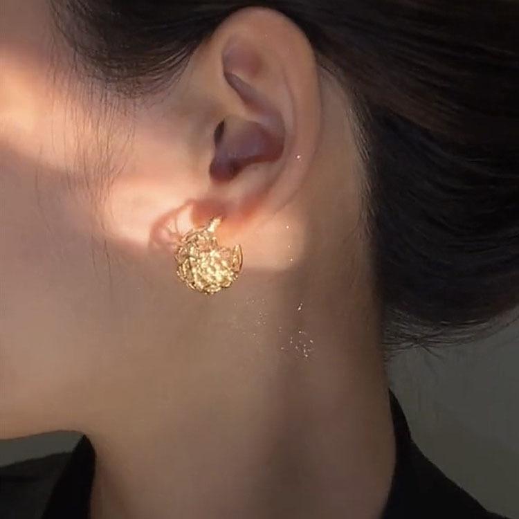 Spersonalizowane kolczyki z wydrążonymi kołyskami w kolorze złotym z kolczykami i kolczykami do codziennego noszenia kobiet